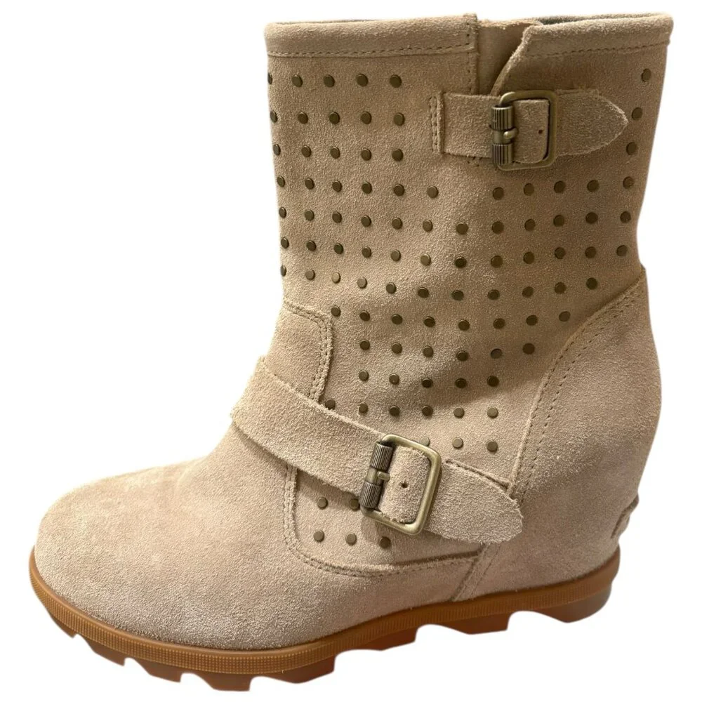 SOREL Joan Of Artic Sandy Tan Suede Stud‎ Wedge Boots